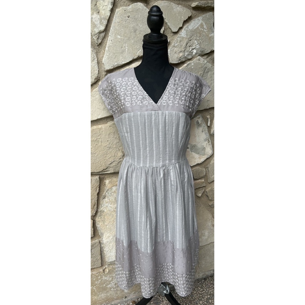 De Collection Dress Medium Beige Floral Lace Fit & Flare V Neck Cap Sleeves EC